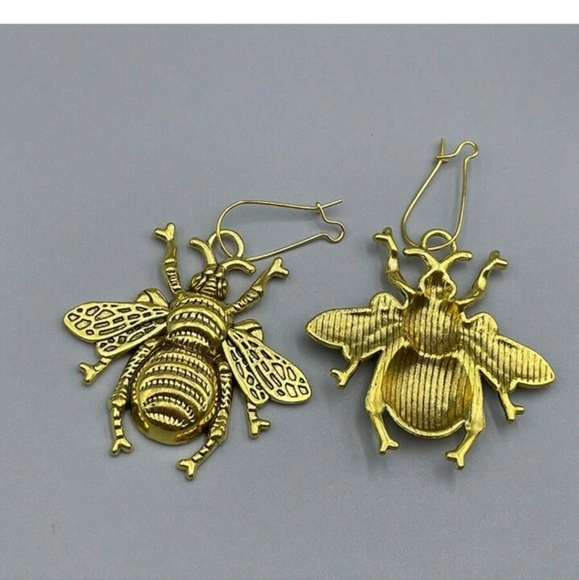 πLarge Queen Bee Bumble Bee Dangle Earrings π - Picture 5 of 5